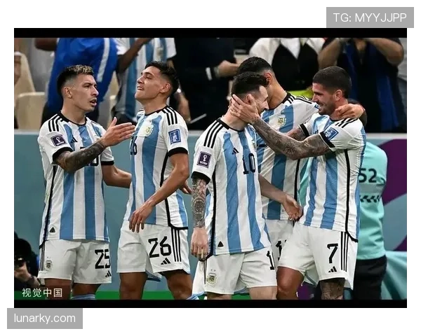 恩佐对阵顶级中场时的比赛掌控力解析