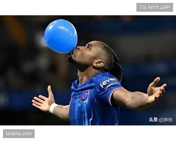 影锋与前腰切换：恩昆库的战术多样性